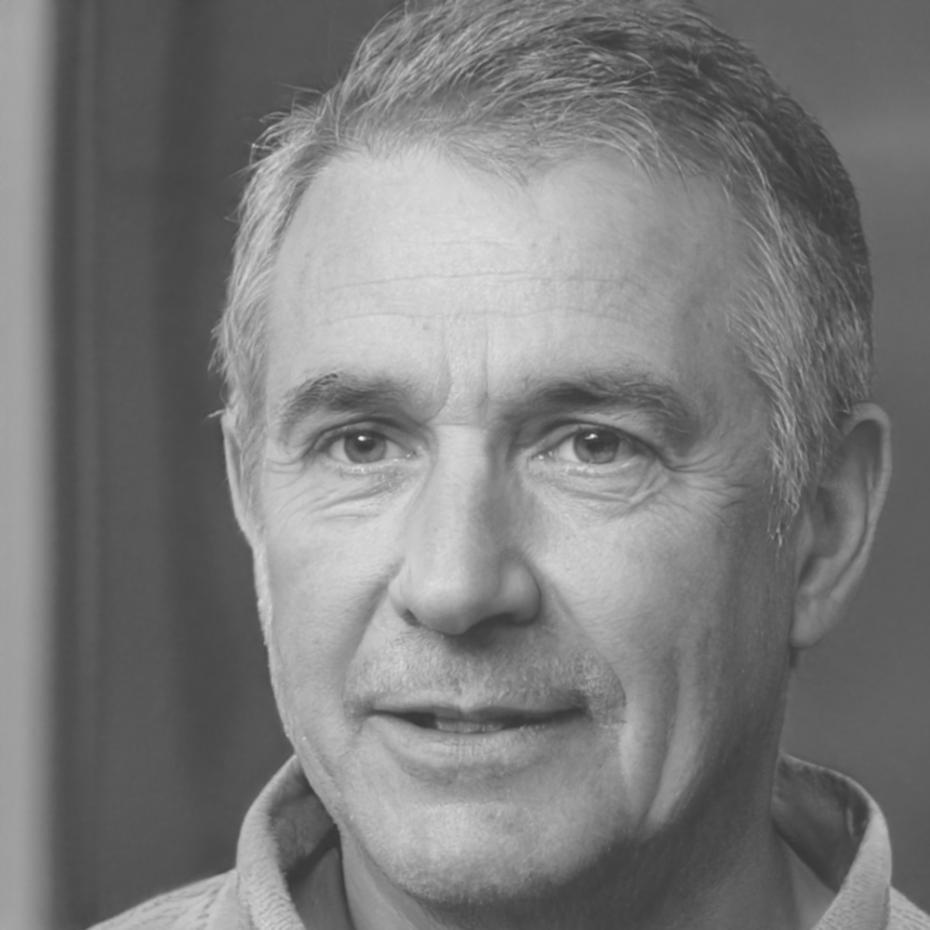 Steuerberater Maximilian Rösch erklärt komplexe Finanzstrategien verständlich